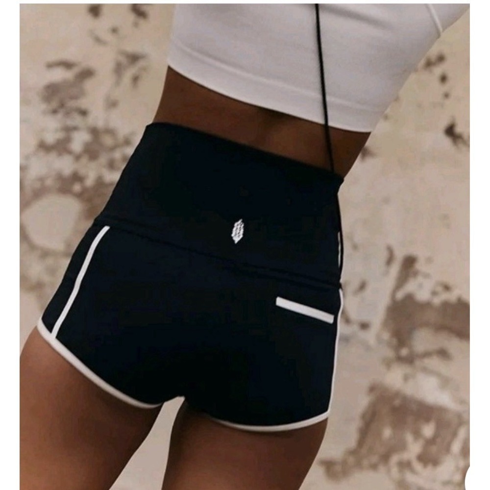 Free People FP Movement S Shorts Island Time Ultra High Rise Black Stretch NEW - Picture 2 of 5